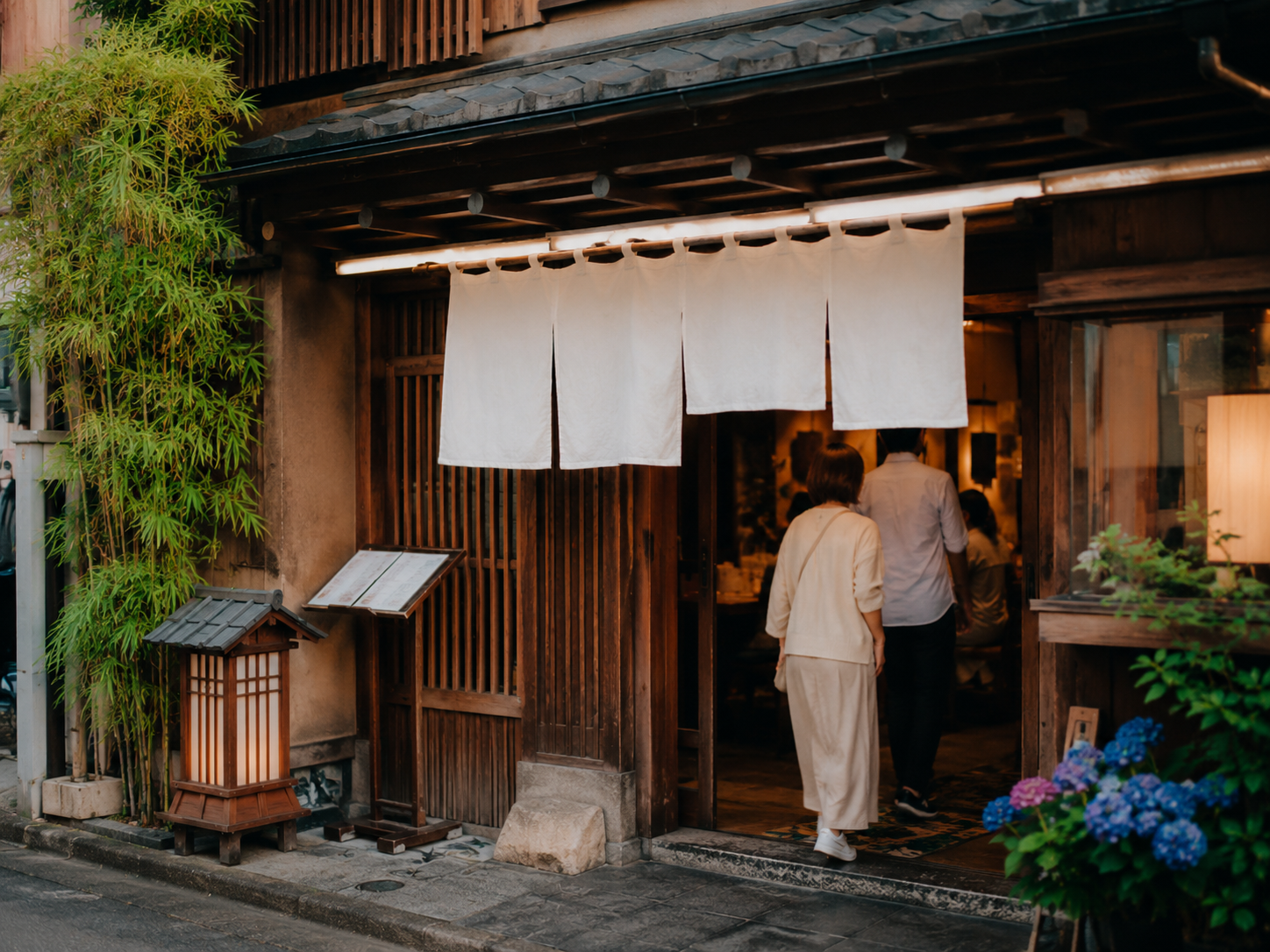 うなぎ店の入口イメージ